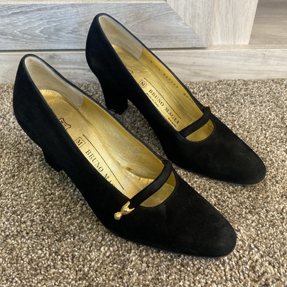 Vintage MAGLI Bruno Magli Black Suede Leather Medium Heel Pumps Size 5.5 - Picture 4 of 10